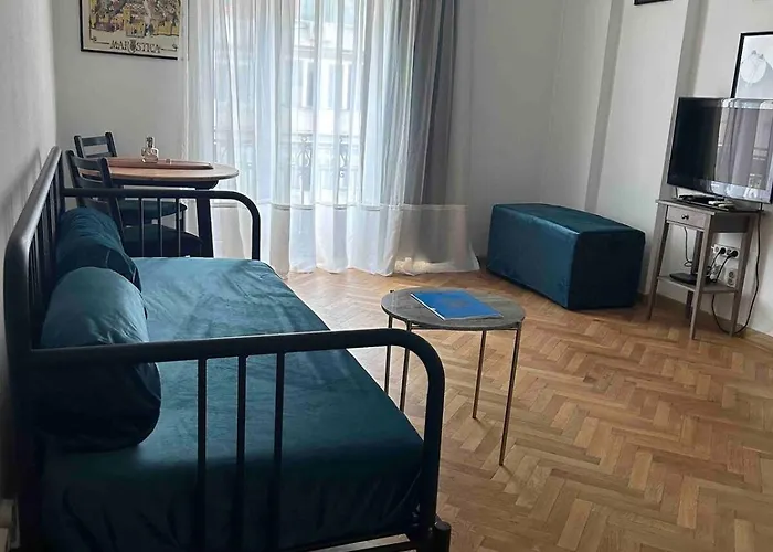 60Sq Old City Center Flat