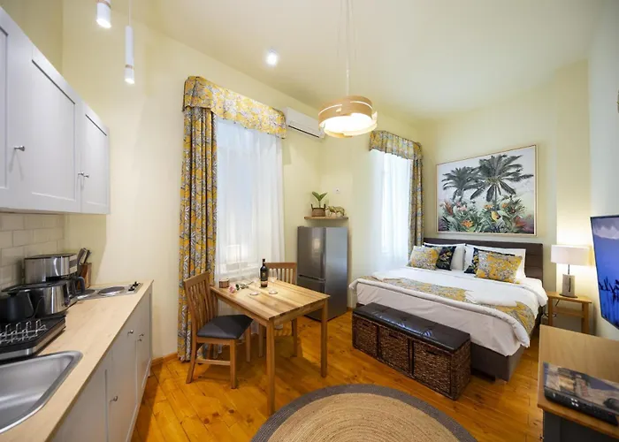 Rainforest Studio Downtown By Pretty Apartments