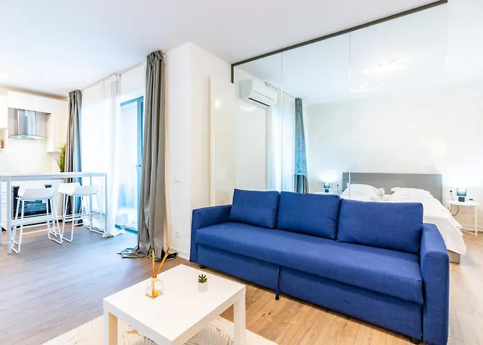 Cozystudio Cloud9 Promenada Subway