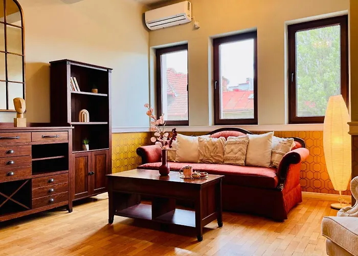 Cozy Modern Retreat - 2 Bedroom Apartment Steps From Piata Victoriei