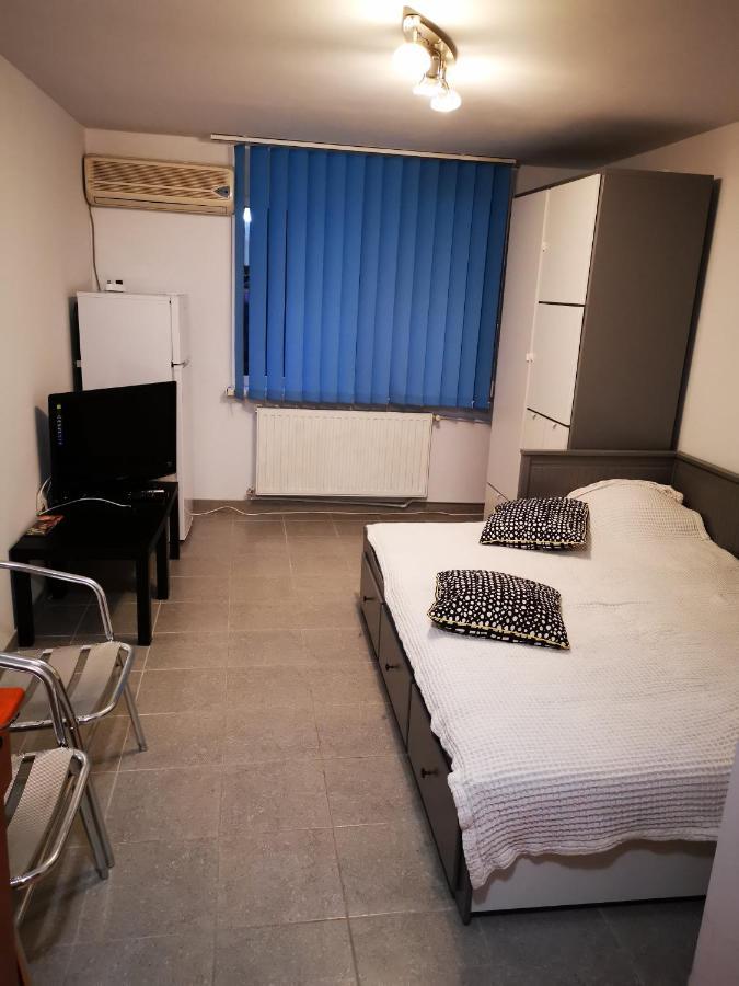 Apartment Romexpo Cosy Studio - Self Check-in & Out With Key-locker At Any Hour Bucharest