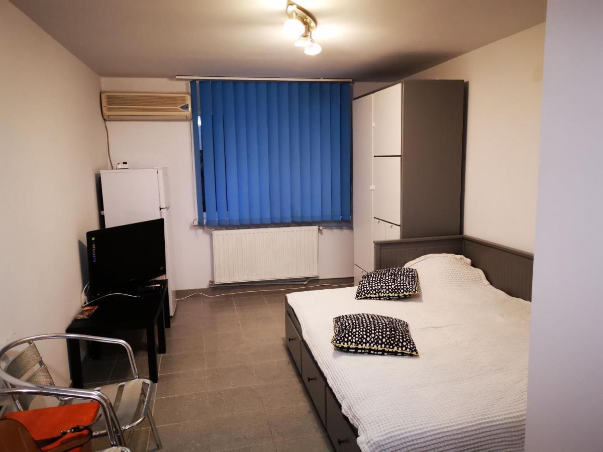 Apartment Romexpo Cosy Studio - Self Check-in & Out With Key-locker At Any Hour *