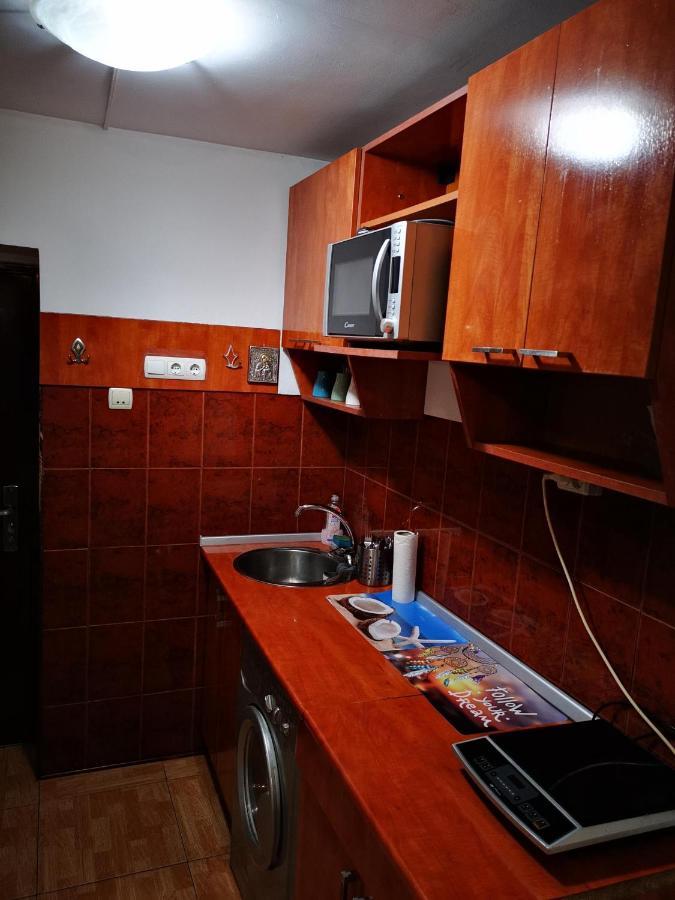 Romexpo Cosy Studio - Self Check-in & Out With Key-locker At Any Hour Apartment *
