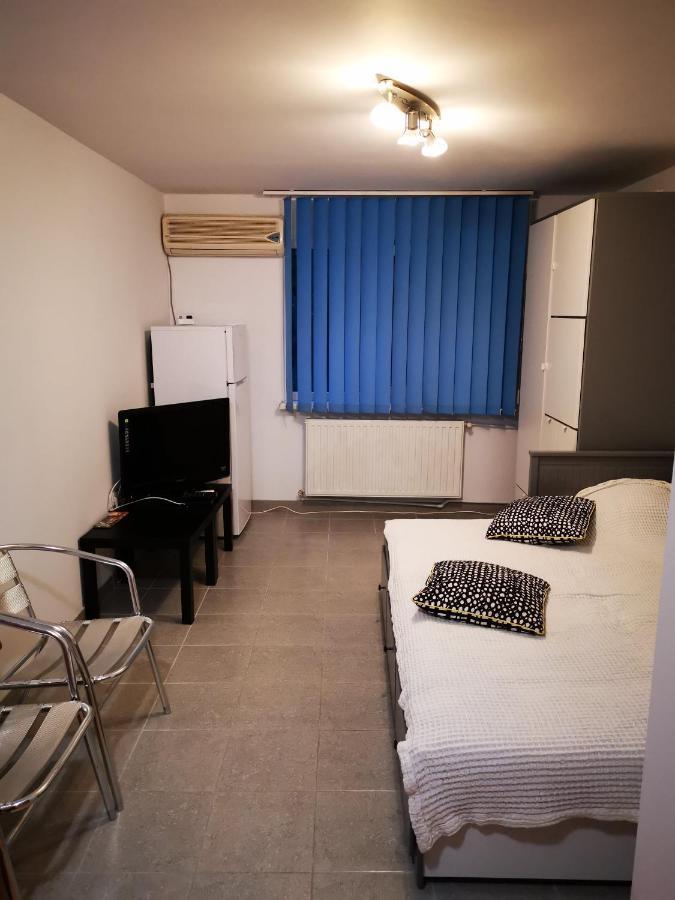 Romexpo Cosy Studio - Self Check-in & Out With Key-locker At Any Hour Apartment Bucharest