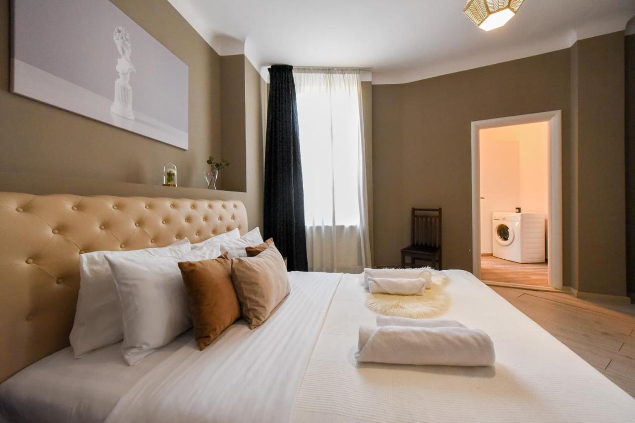 Amazing Location & Elegant Apt - Old Town * Bucharest