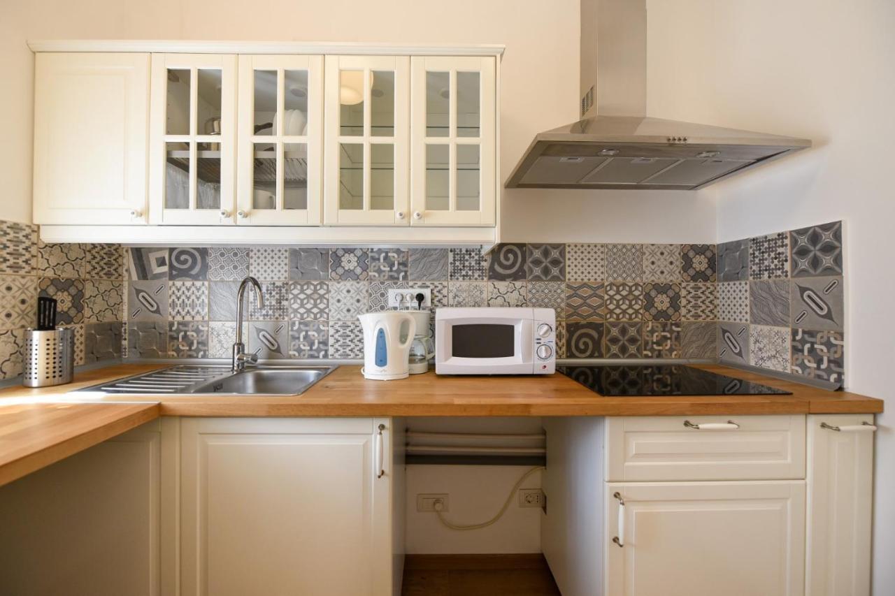 Apartament Location Old Town - New Bucureşti