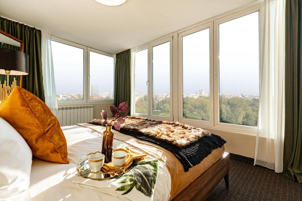 Qult - The Renaissance Affair Apartamento
