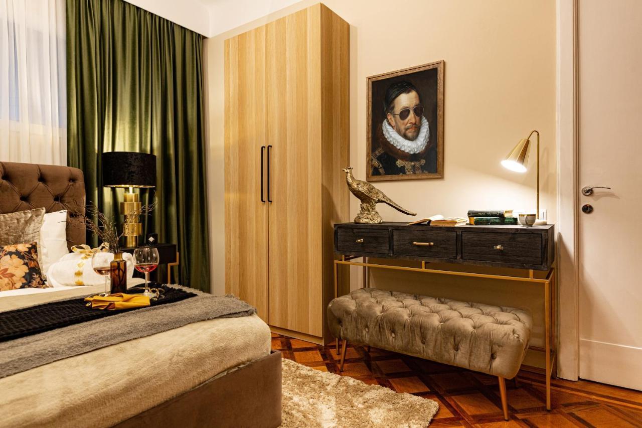 Qult - The Renaissance Affair Apartamento *