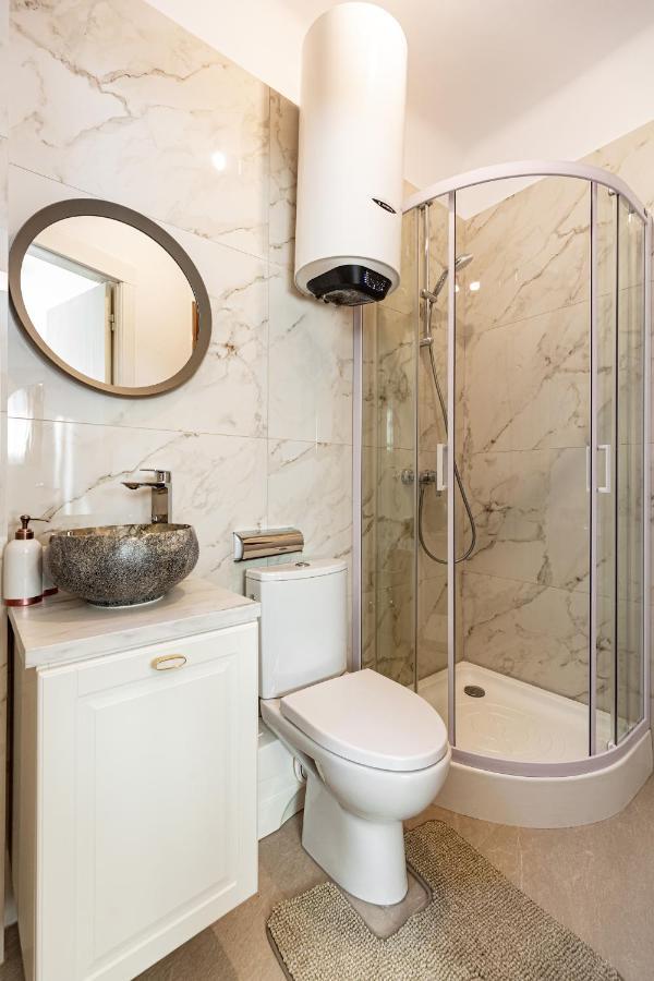 Qult - The Renaissance Affair Apartamento *