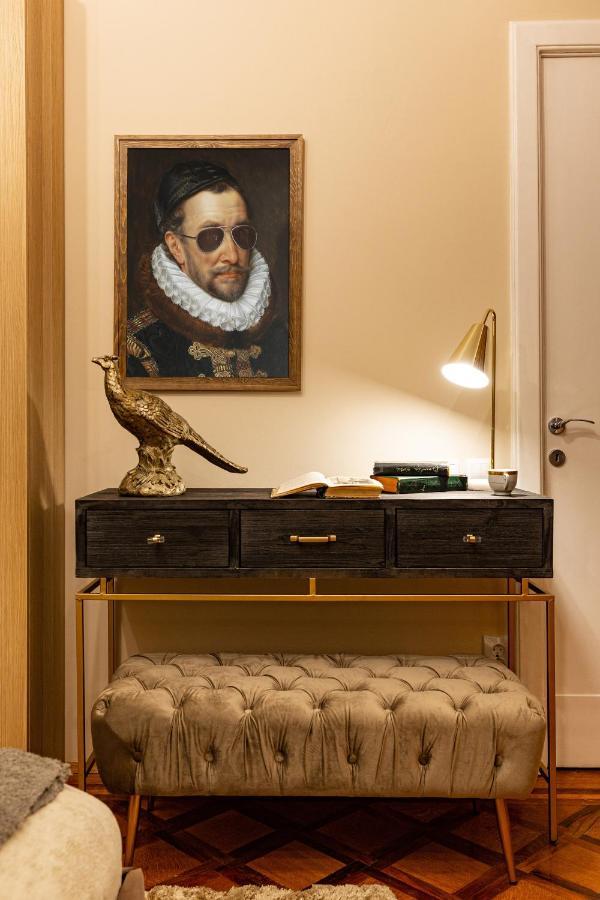 Qult - The Renaissance Affair Apartamento *