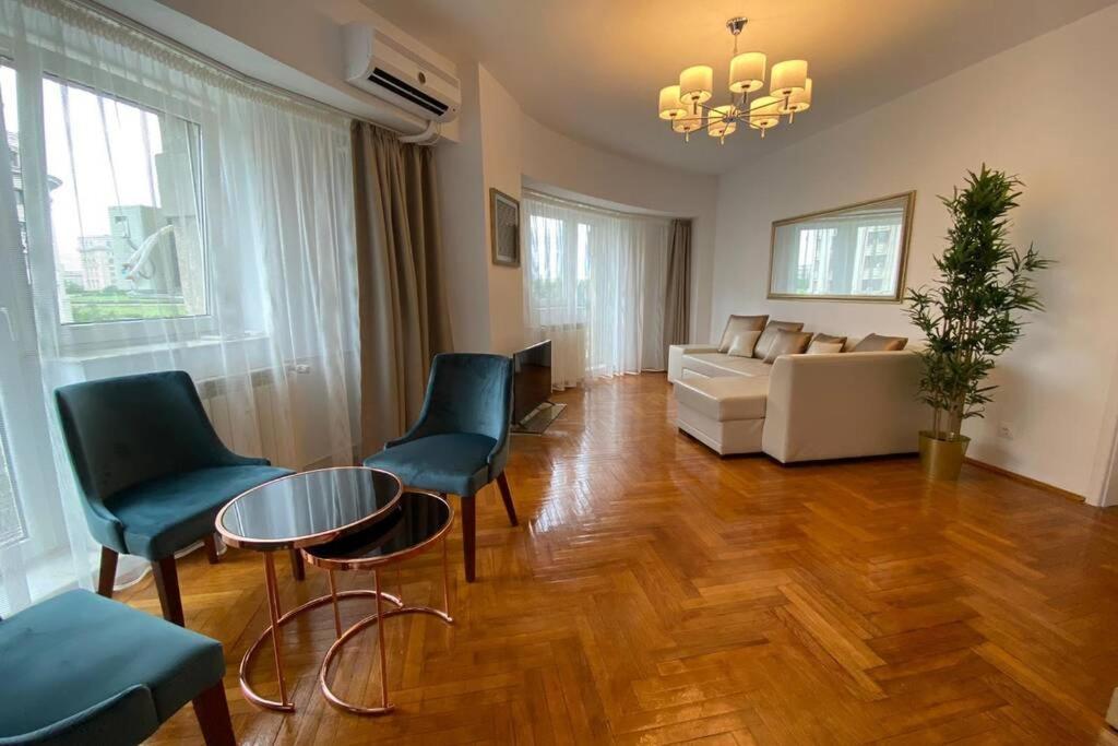New Luxury Flat In Front Of The Parliament At Unirii Apartment Bucharest