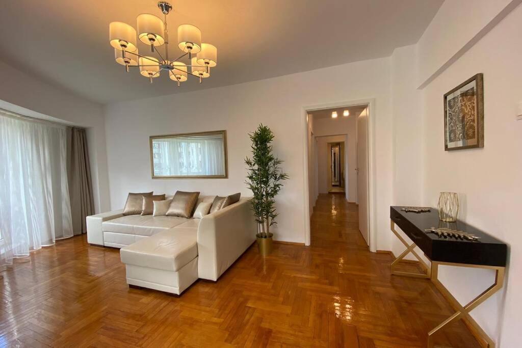 New Luxury Flat In Front Of The Parliament At Unirii Apartment Bucharest