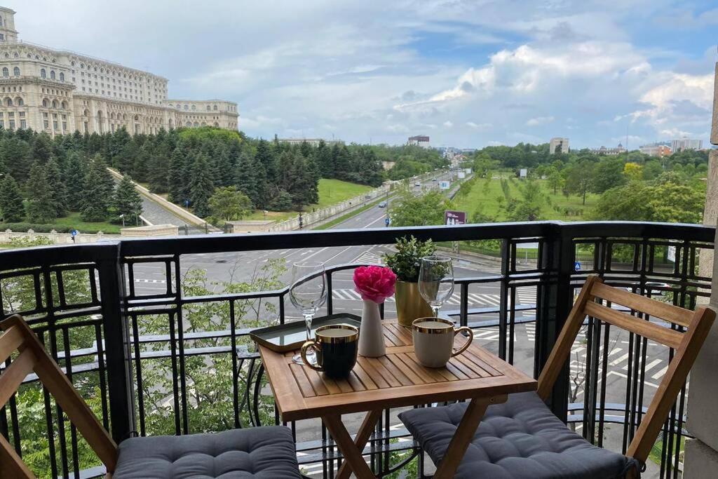 New Luxury Flat In Front Of The Parliament At Unirii Apartment *