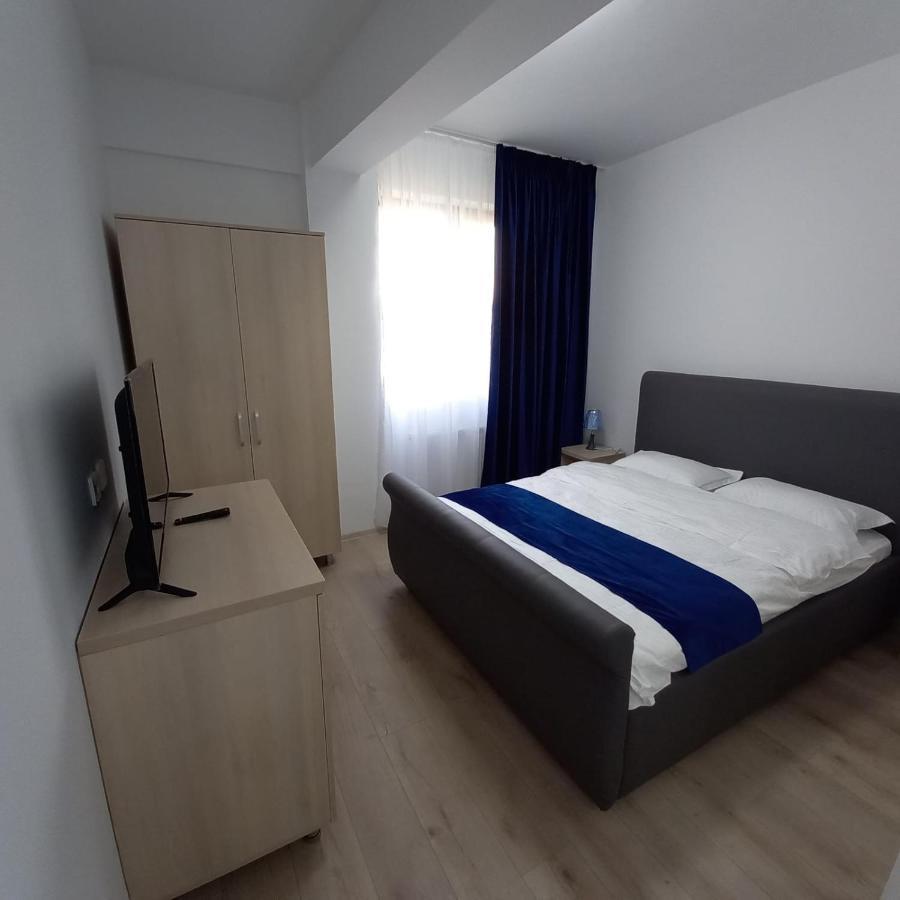 Ema&zain Hotel