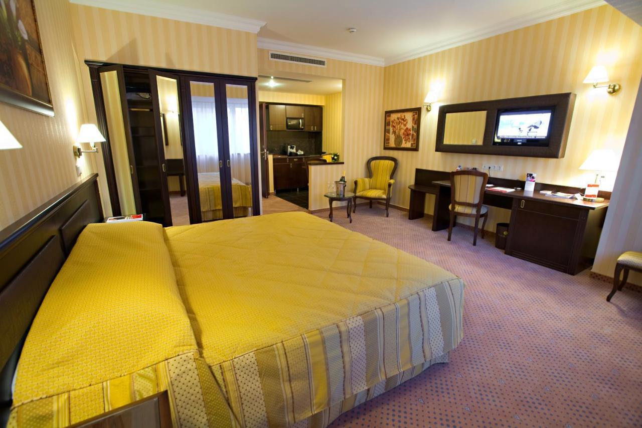 Ramada & By Wyndham North Hotel