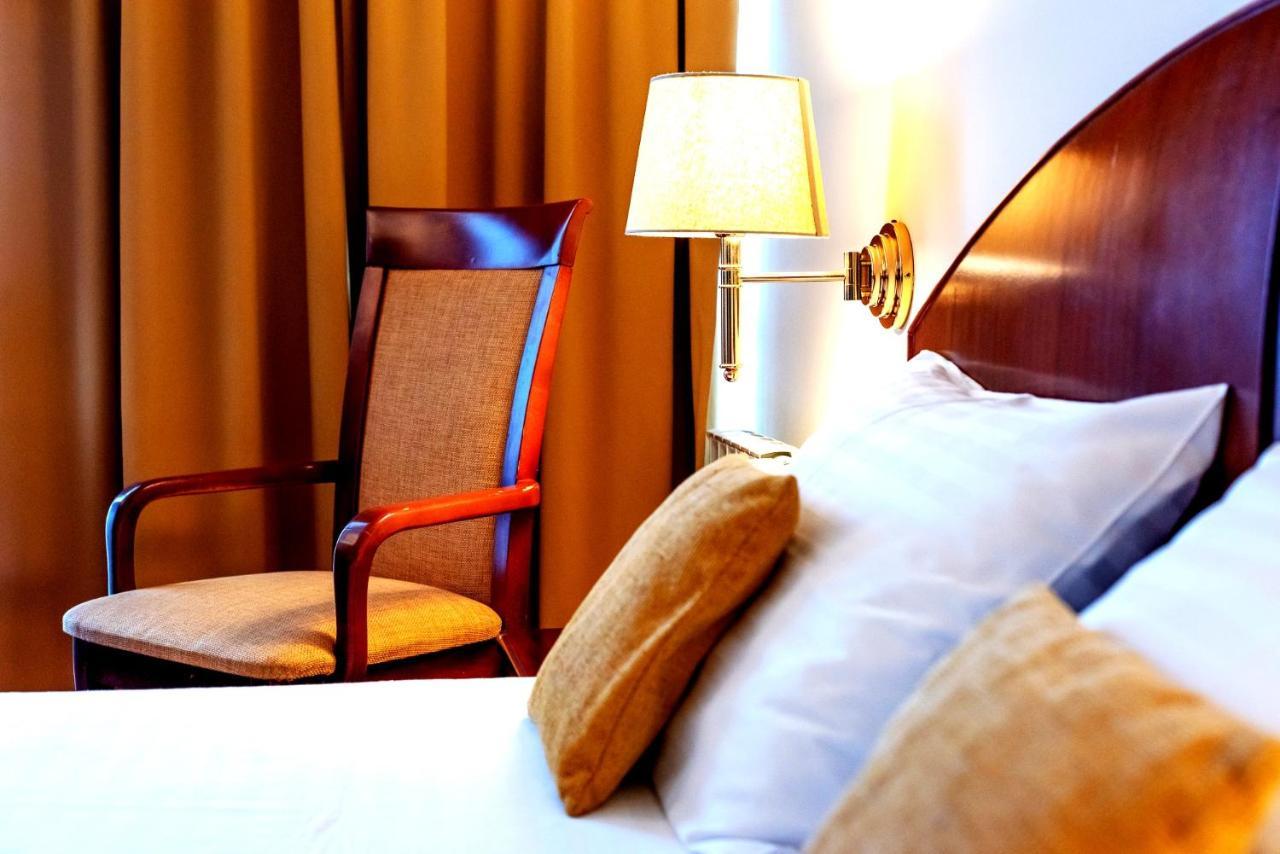 Minerva 4* Bucureşti