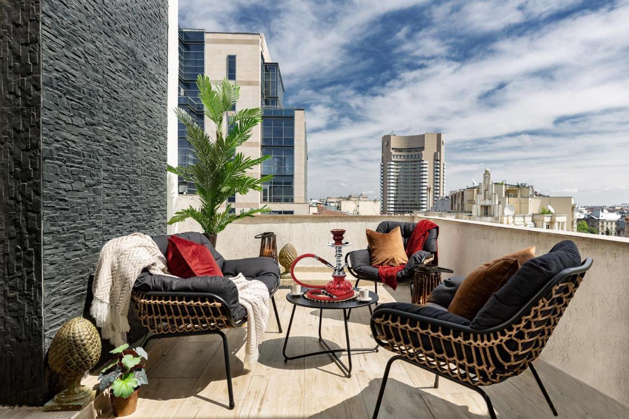 Qult - The Aristocrat Apartment