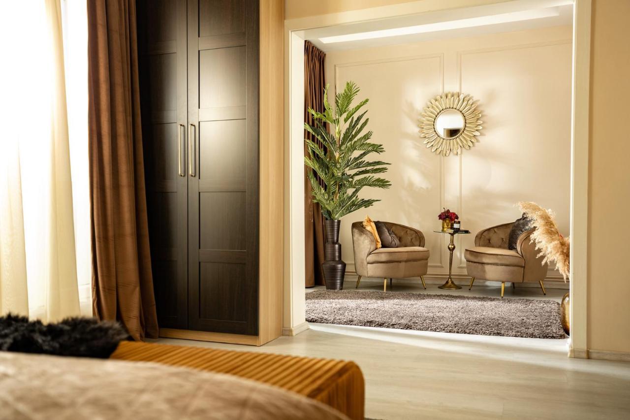 Qult - The Aristocrat Apartment Bucharest
