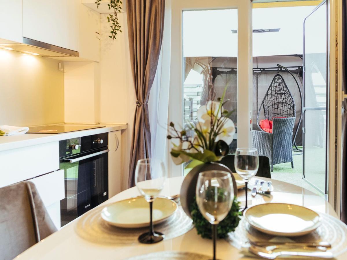 Cozy Special Pallady With Garden & Courtyard
