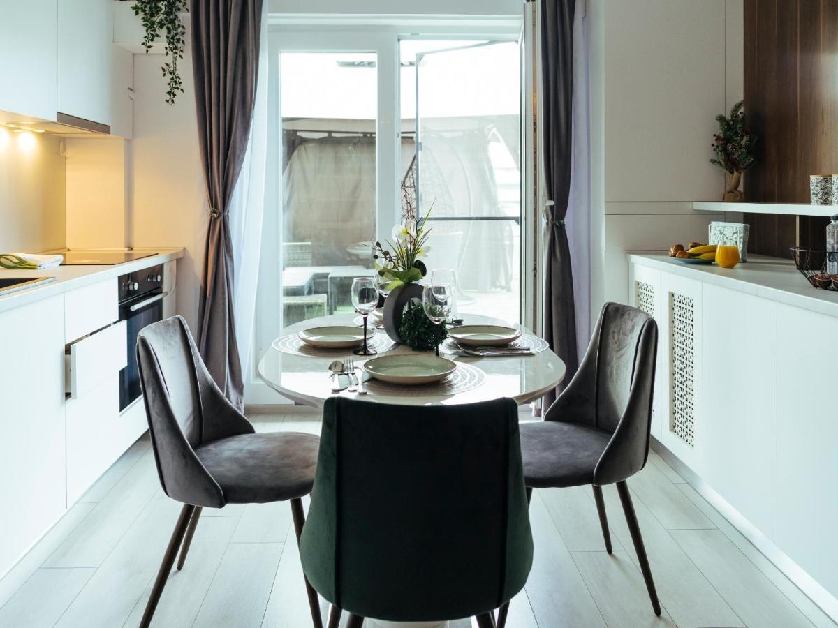 Cozy Special Pallady With Garden & Courtyard Apartment *