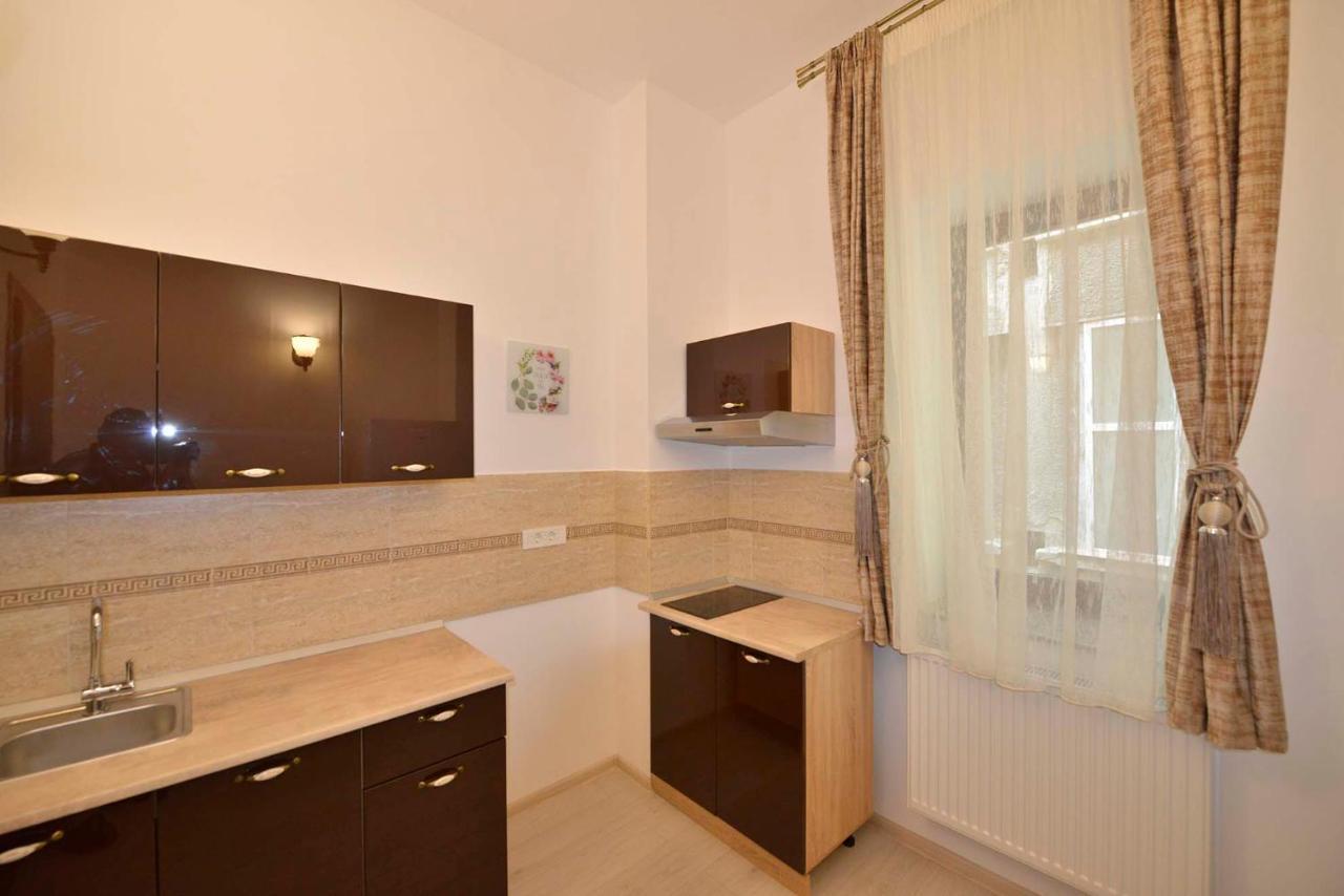 Amadeus Aparthotel *