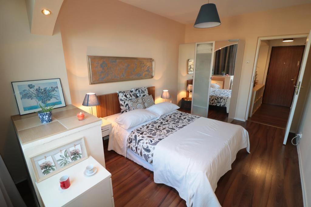 Apartment Eva Twin Bucharest