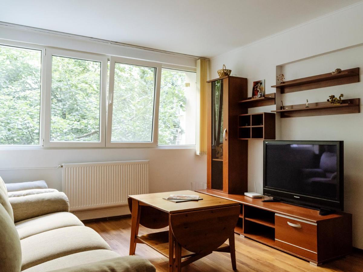 Old Town Historic With Backyard Mini Park Apartamento Bucareste
