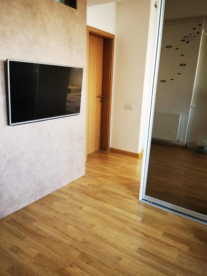Apartment Barcelona Residence Straulesti Bucharest