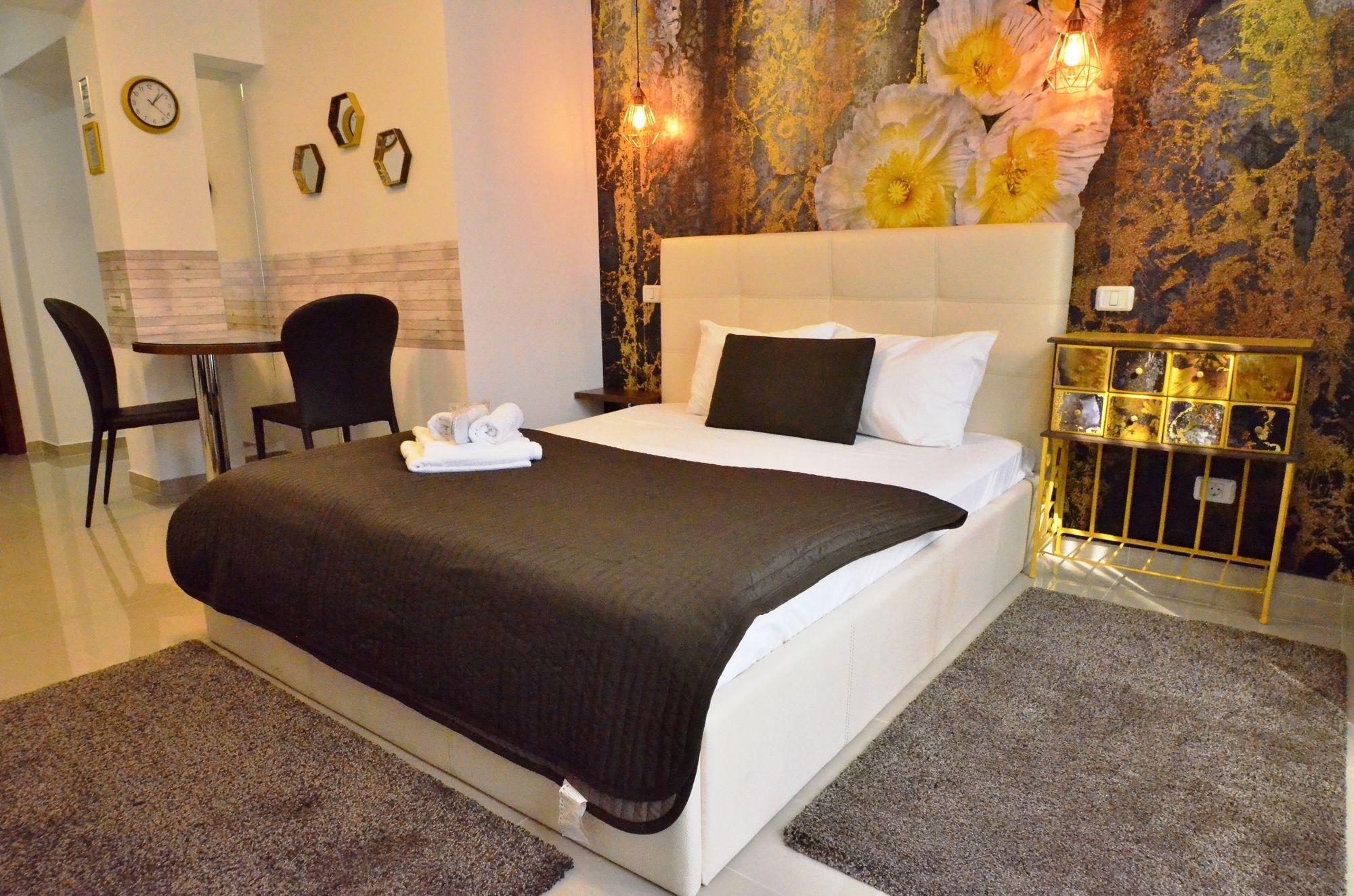 Decebal Aparthotel 3*