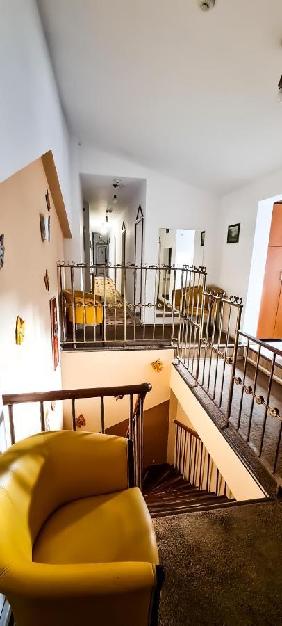 Hostel 5 Stars High *