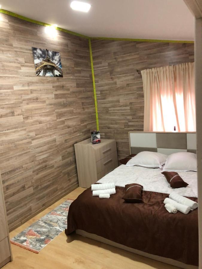 Serban Arenele Romane Marius Nasta Apartment