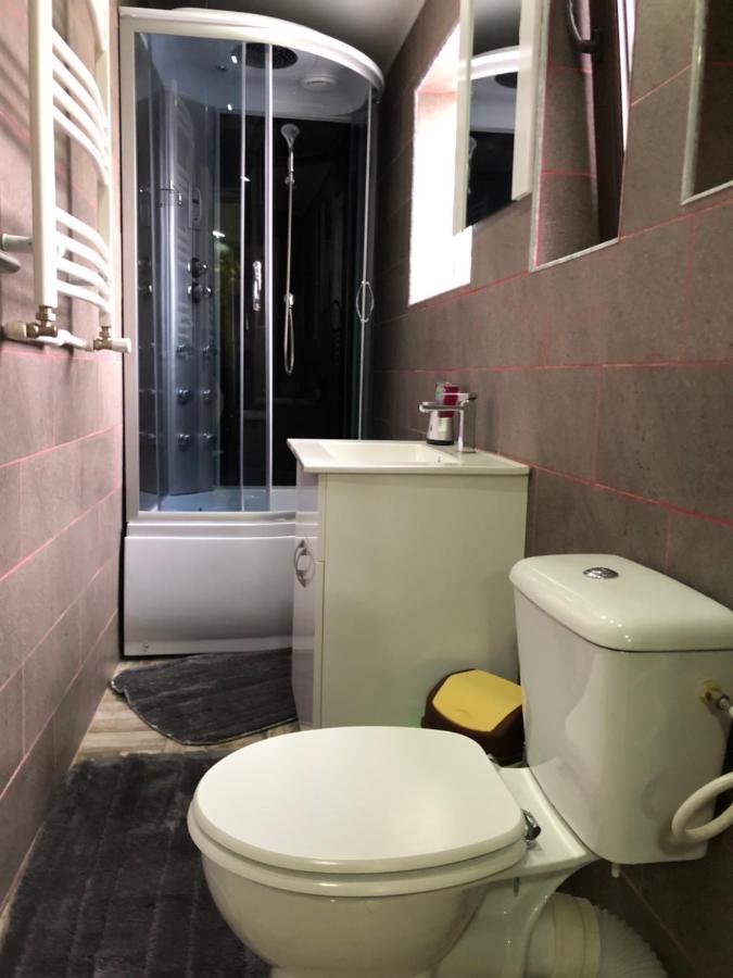 Serban Arenele Romane Marius Nasta Apartment *