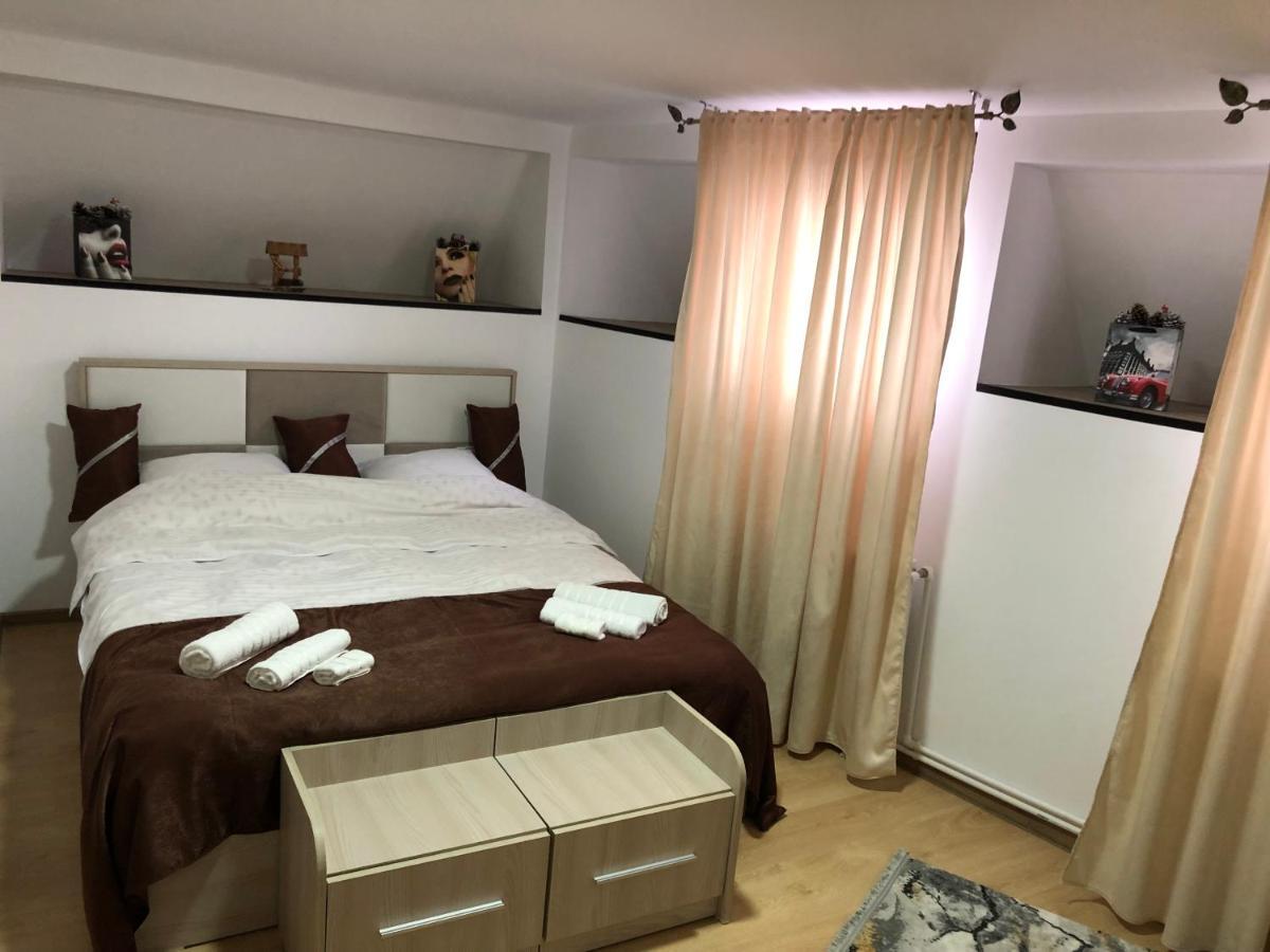 Serban Arenele Romane Marius Nasta Apartment *