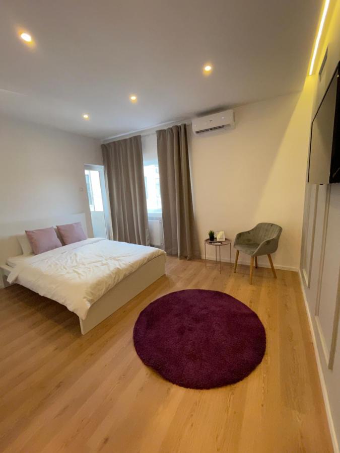 On The River Ultra Apartment Bucharest