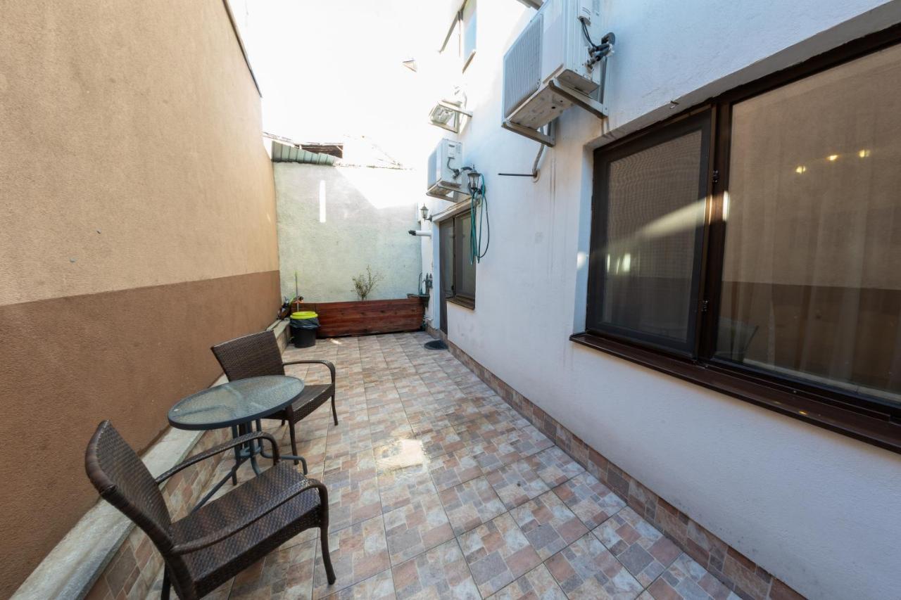 Parliament 200sqm Loft Style 1br Ap W Private Garden Apartamento