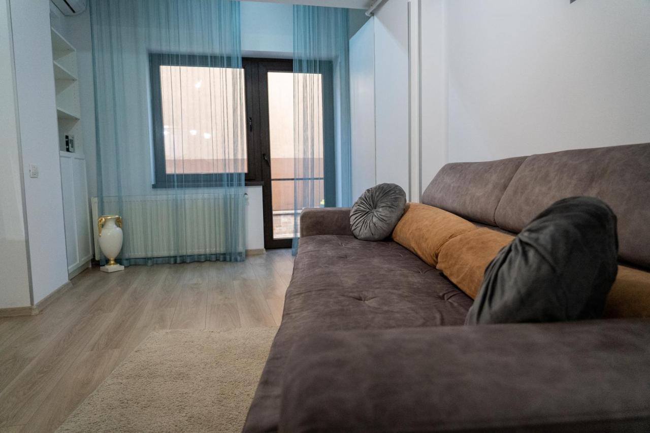 Parliament 200sqm Loft Style 1br Ap W Private Garden *