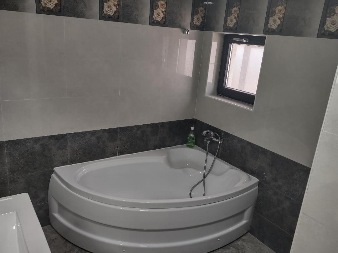 Ema&zain Hotel 4*