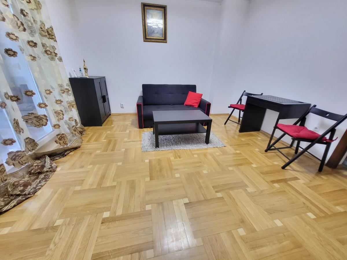 Apartment Mega Mall Monza National Arena
