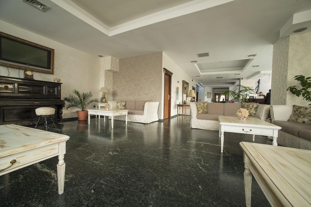 Casa Siqua Gazde/Camere de închiriat *