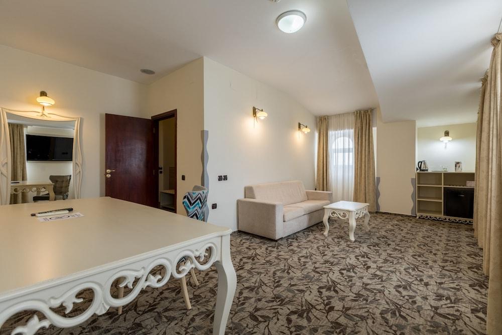 Gazde/Camere de închiriat Casa Siqua Bucureşti