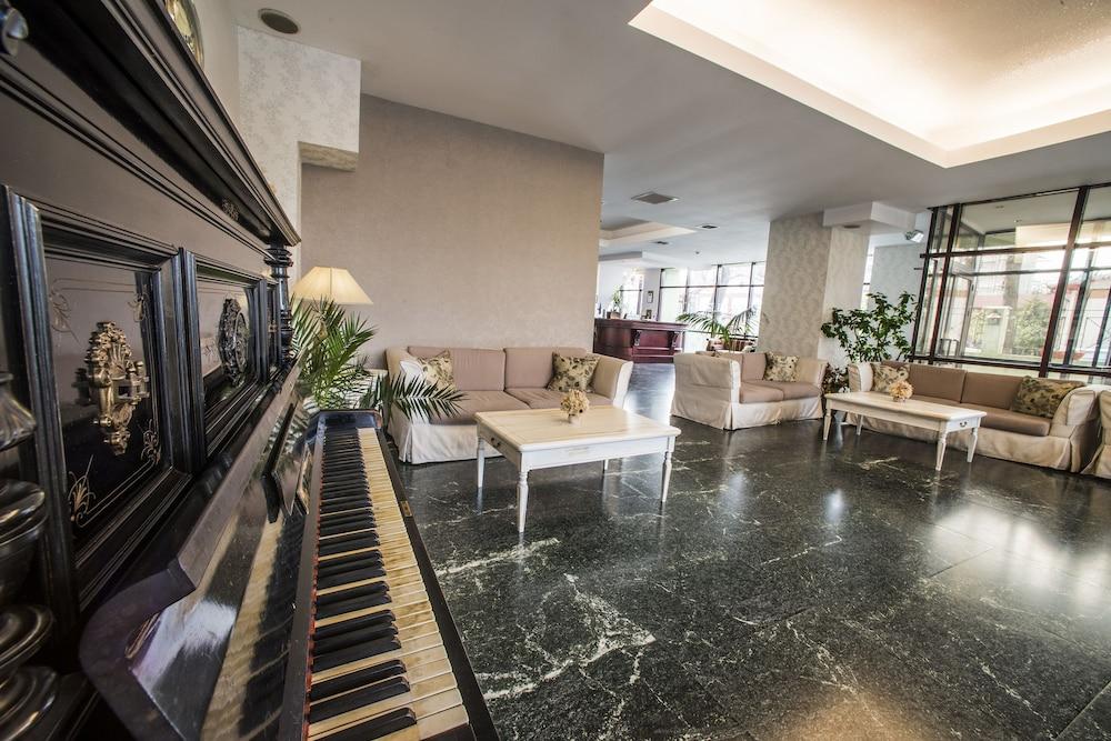 Casa Siqua Gazde/Camere de închiriat Bucureşti