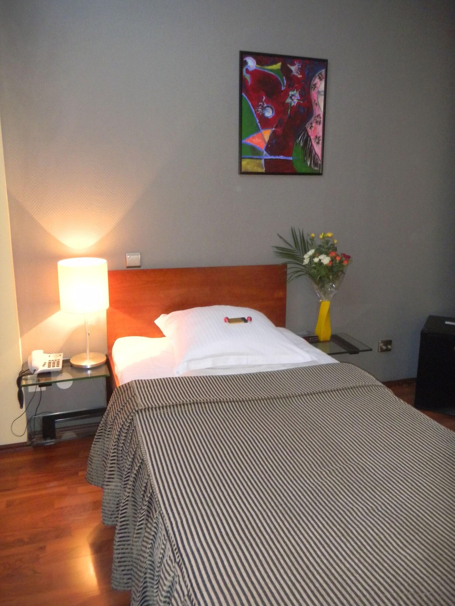 Tania-Frankfurt Hotel