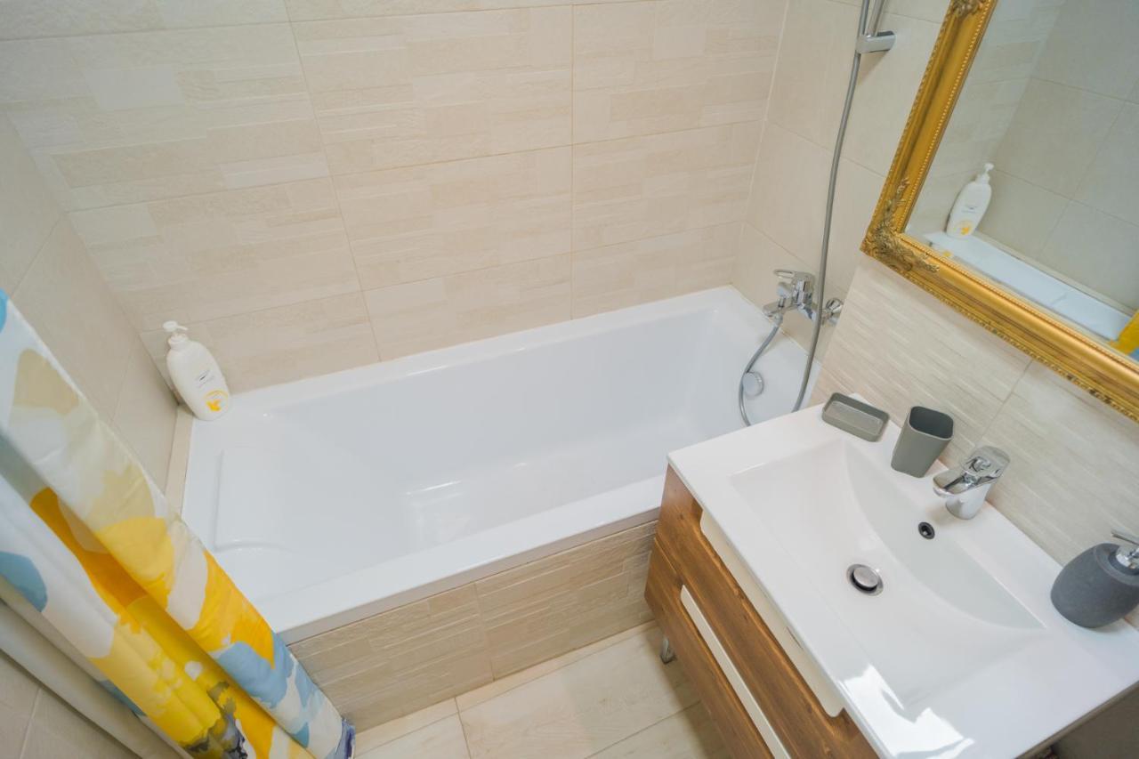 Apartment Cozy & Spacious 2br With Netflix *