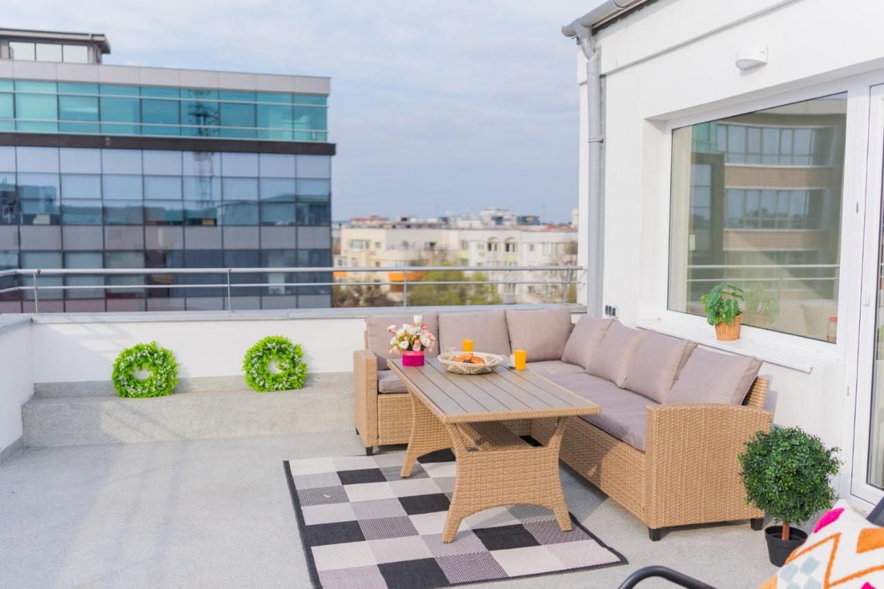 Penthouse With Huge Rooftop Terrace & View