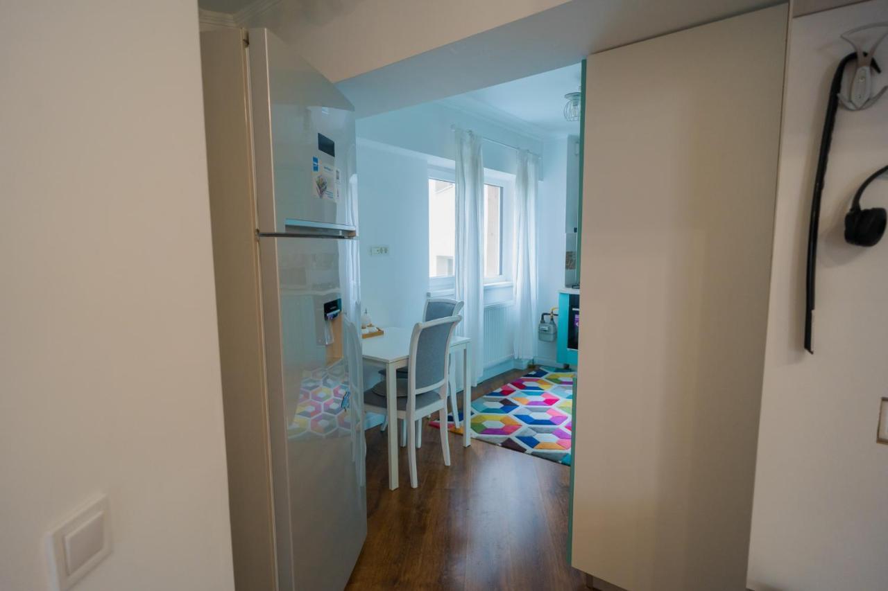 Cozy & Spacious 2br With Netflix Apartment *