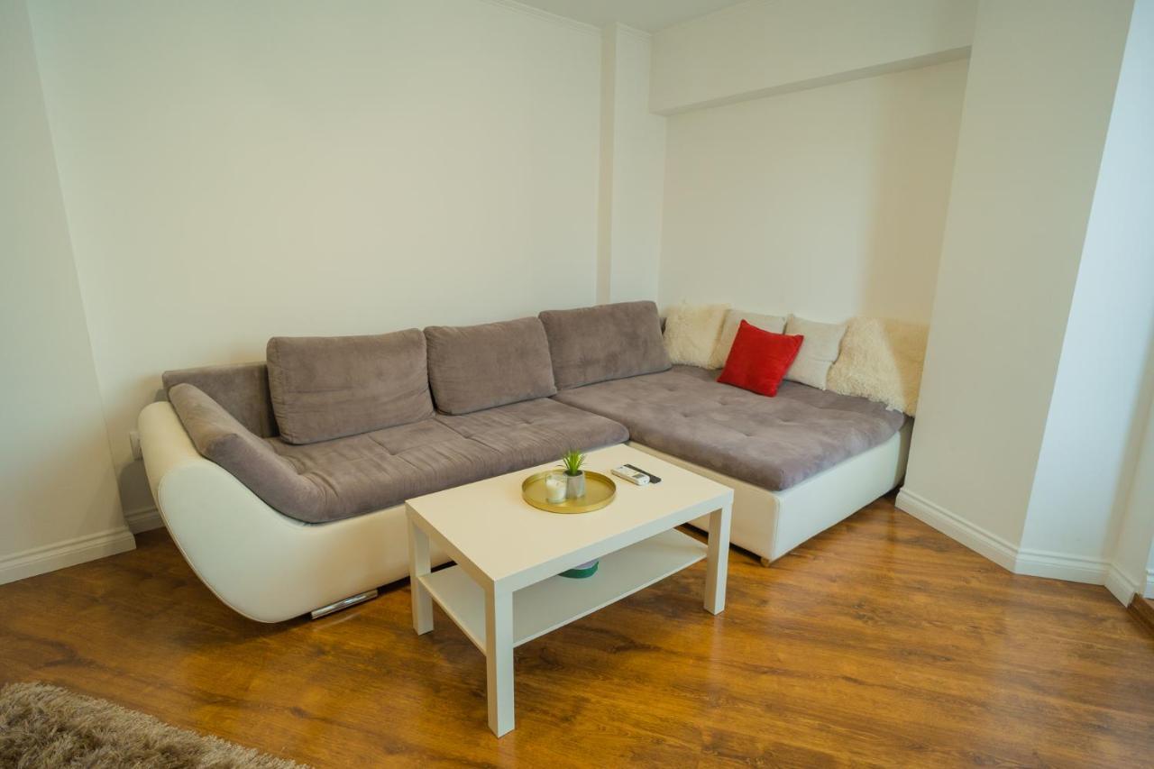 Cozy & Spacious 2br With Netflix Apartment *