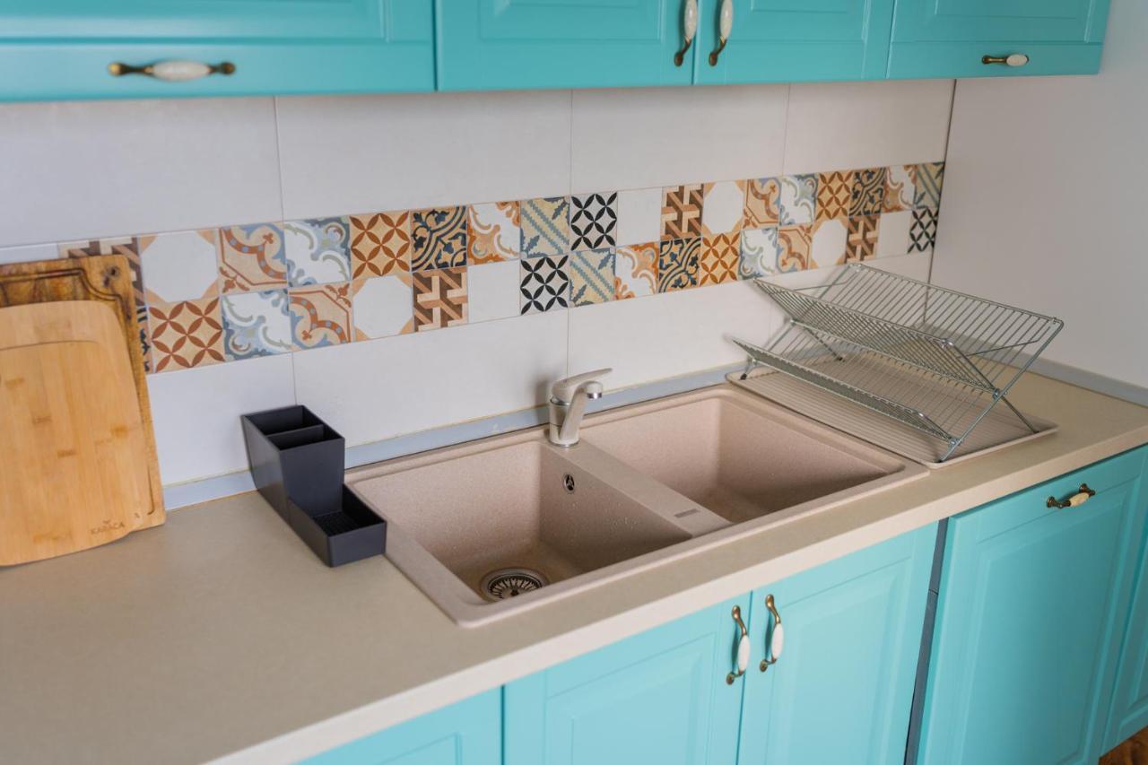 Cozy & Spacious 2br With Netflix Bucharest