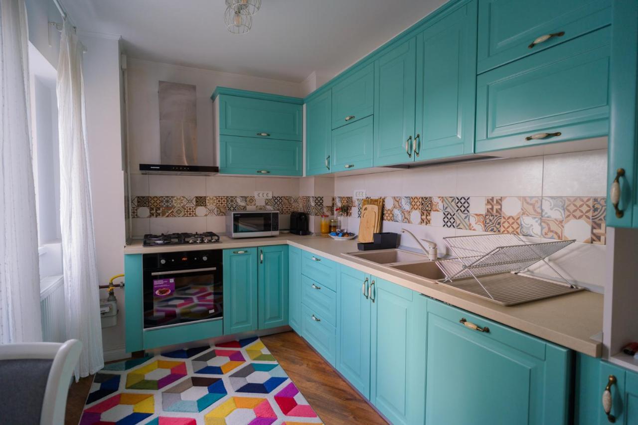 Cozy & Spacious 2br With Netflix Bucharest