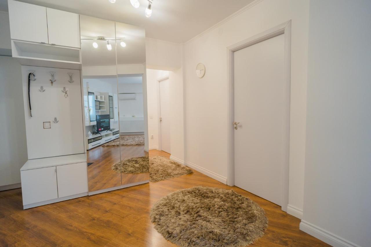 Cozy & Spacious 2br With Netflix Bucharest