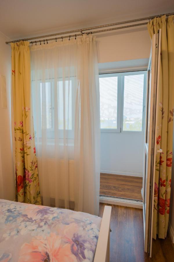 Cozy & Spacious 2br With Netflix Apartment *